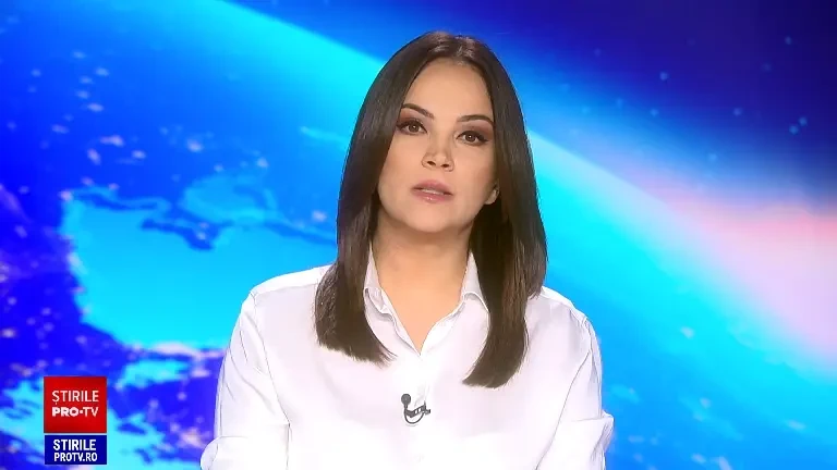 O ambulanță a rămas blocată în noroi, în județul Iași. Un pacient în stare critică a murit înainte de sosirea medicilor