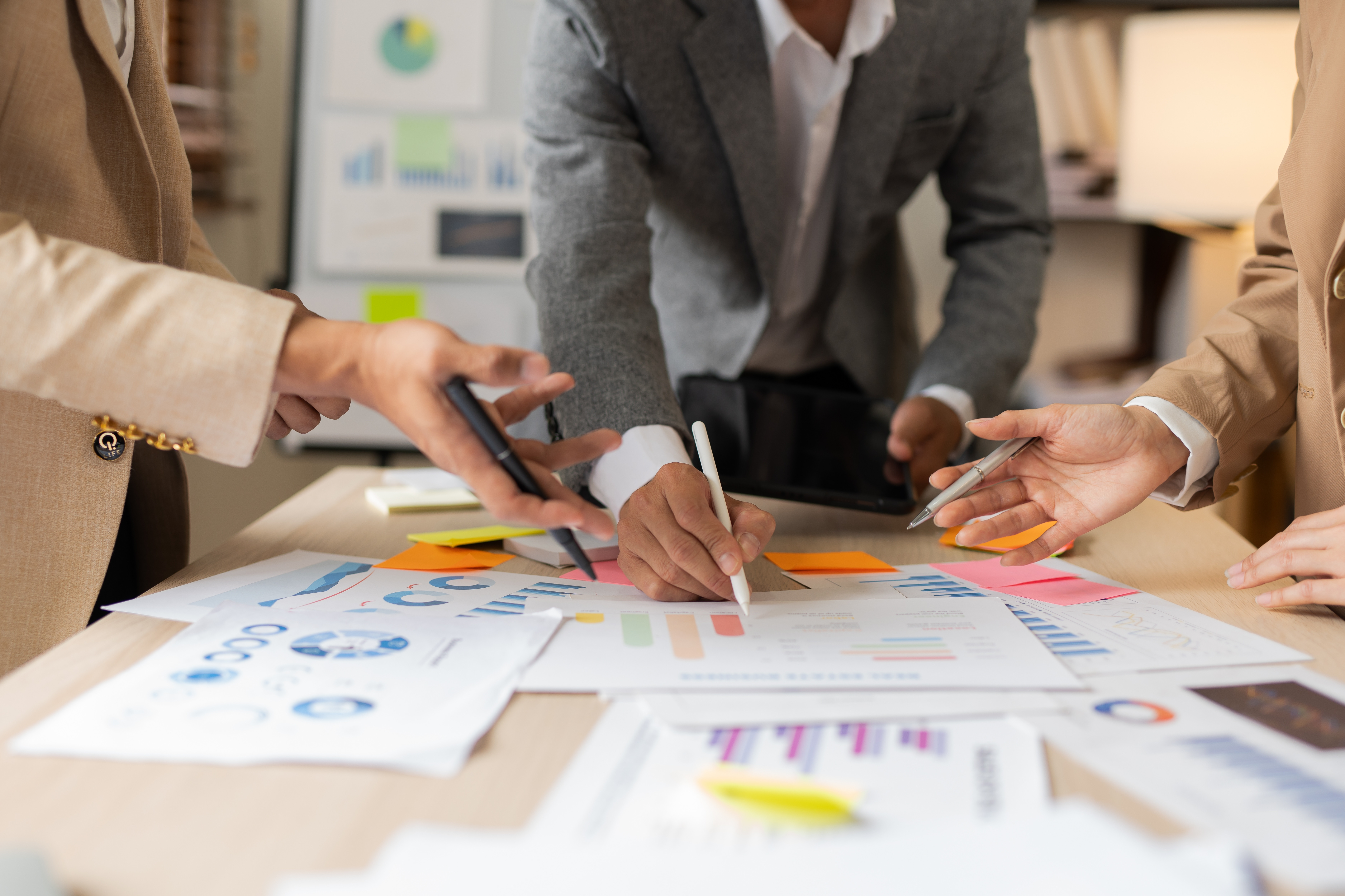 Un șef din China a împărțit angajaților bonusuri de 24 de milioane de euro la gala anuală a companiei