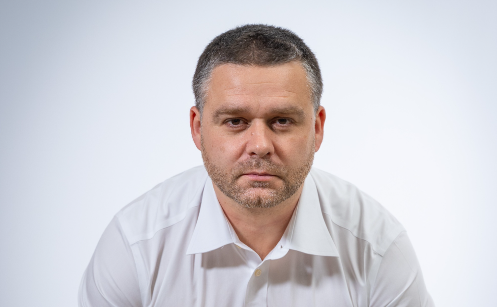 Ciprian Ciucu propune reducerea traficului &icirc;n condiţii de ninsoare abundentă: &bdquo;Nimeni nu mai iese &icirc;n ziua aceea cu maşina&rdquo;