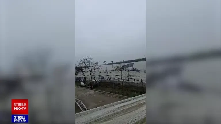 Drona rusească doborâtă în Dunăre, lângă granița României.mp4