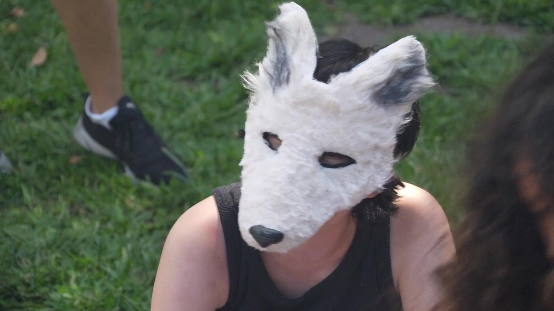 VIDEO. Fenomen viral în Argentina, ”mișcarea teriană”. Unii tineri afirmă că sunt animale: merg în patru labe sau latră