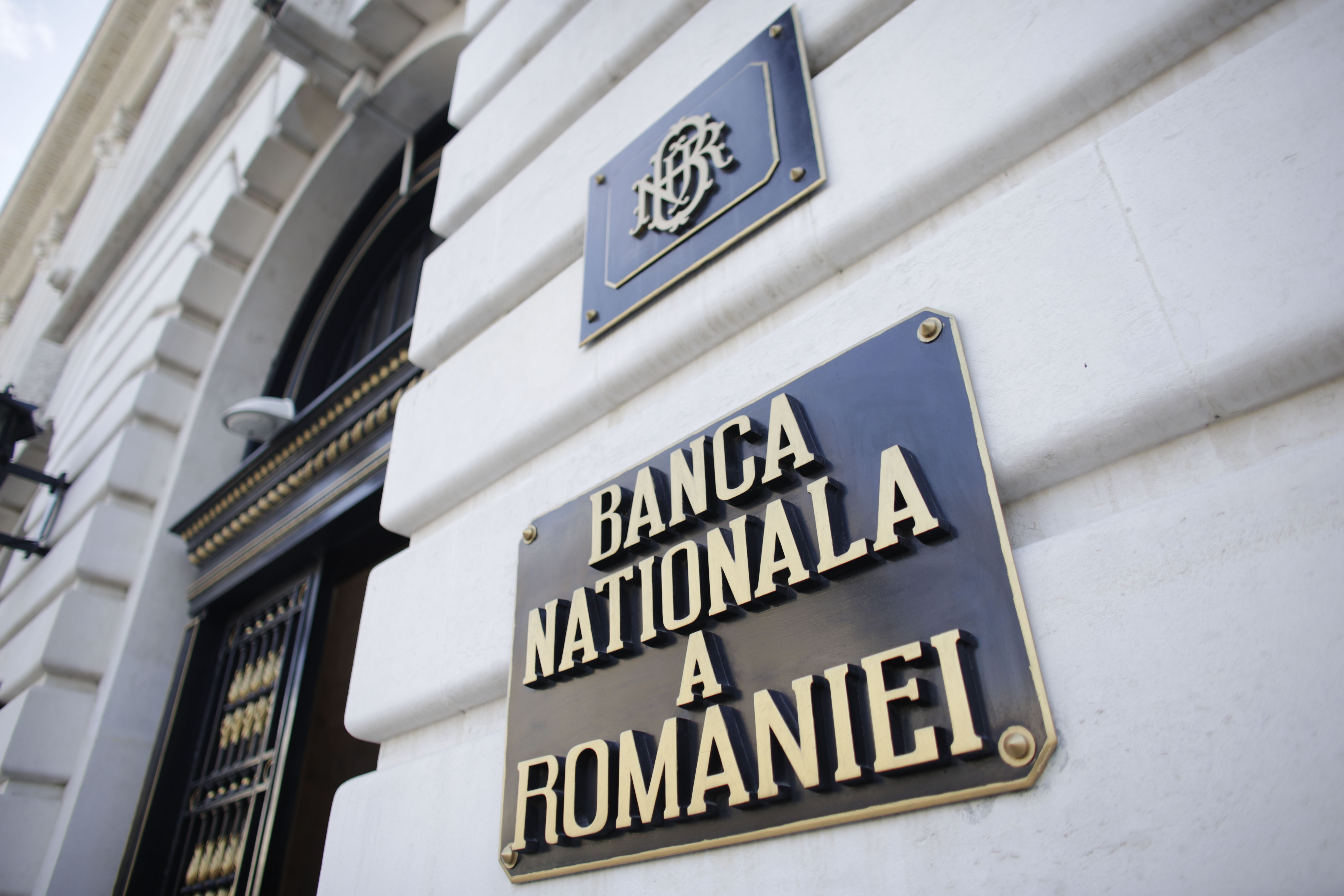 Creşterea economică din 2026 depinde de absorbţia fondurilor europene şi stabilitatea fiscală - oficial BNR