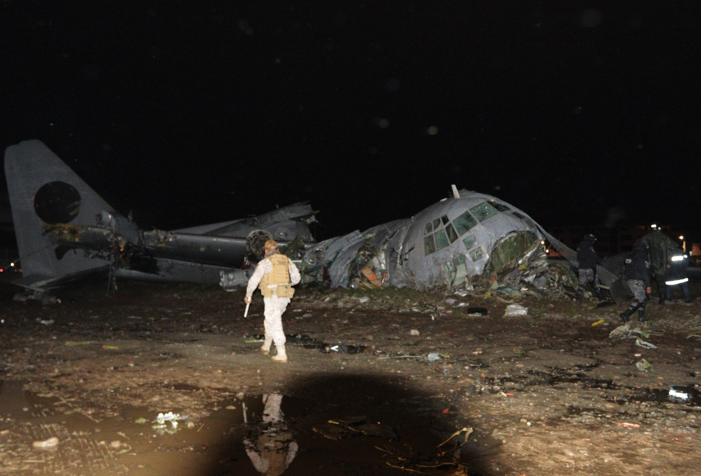 Cel puțin 15 morți, după ce un avion militar încărcat cu bancnote s-a prăbușit din Bolivia