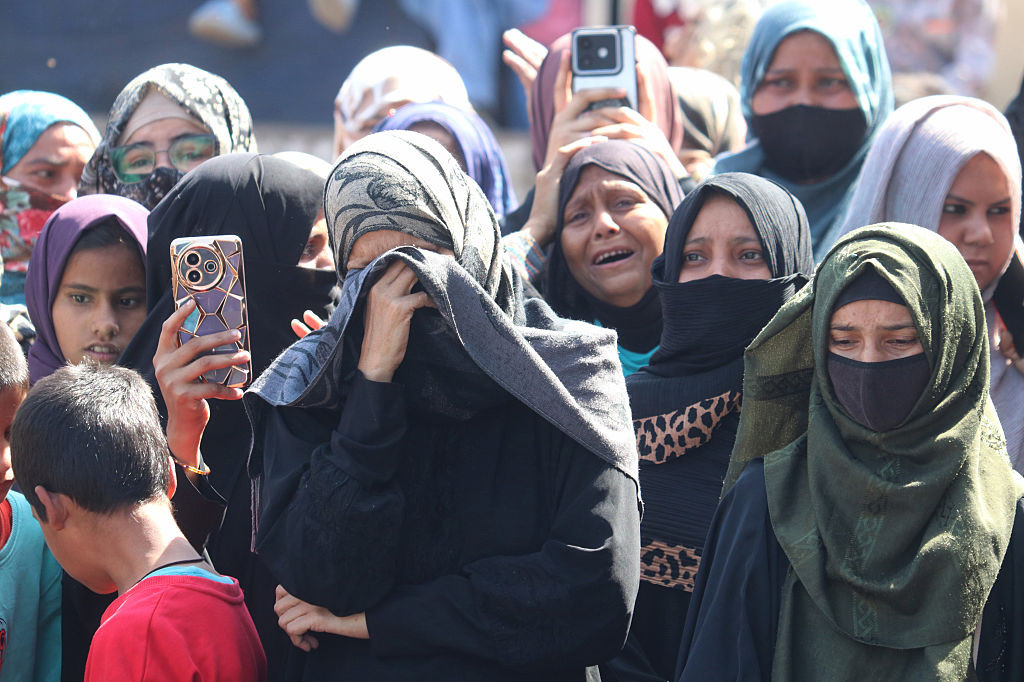 Semiluna Roșie iraniană afirmă că numărul morților în Iran este de cel puțin 555