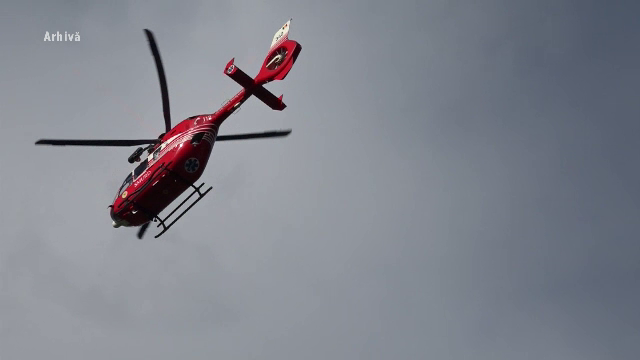 O fetiță de un an a fost la un pas de moarte după ce a încercat să mănânce o alună. Părinții au sunat imediat la 112