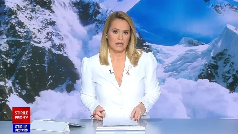 Momentul în care trei participanți la Școala Națională Salvamont au fost surprinși de o avalanșă în munții Bucegi