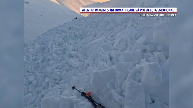 Momentul în care trei participanți la Școala Națională Salvamont au fost surprinși de o avalanșă în munții Bucegi