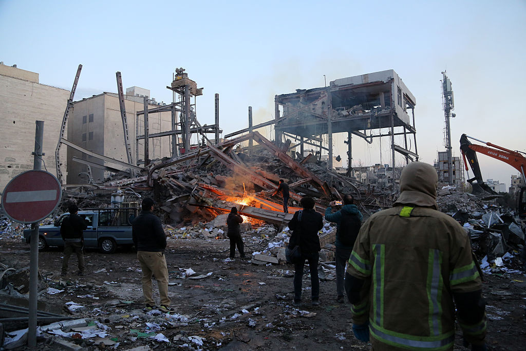 Iranul vrea să pună capăt războiului „în propriile condiții”. Trump amenință că „va dezlănțui iadul”