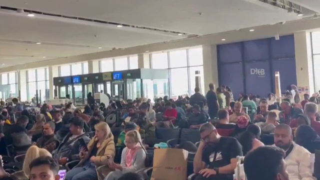 Un zbor Dubai-București pentru românii blocați în zona de conflict a fost anulat dintr-un motiv surprinzător