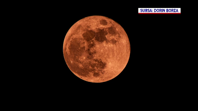 &bdquo;Luna S&acirc;ngerie&rdquo; a fost vizibilă &icirc;n Rom&acirc;nia, după apus. Eclipsa totală s-a produs sub orizont