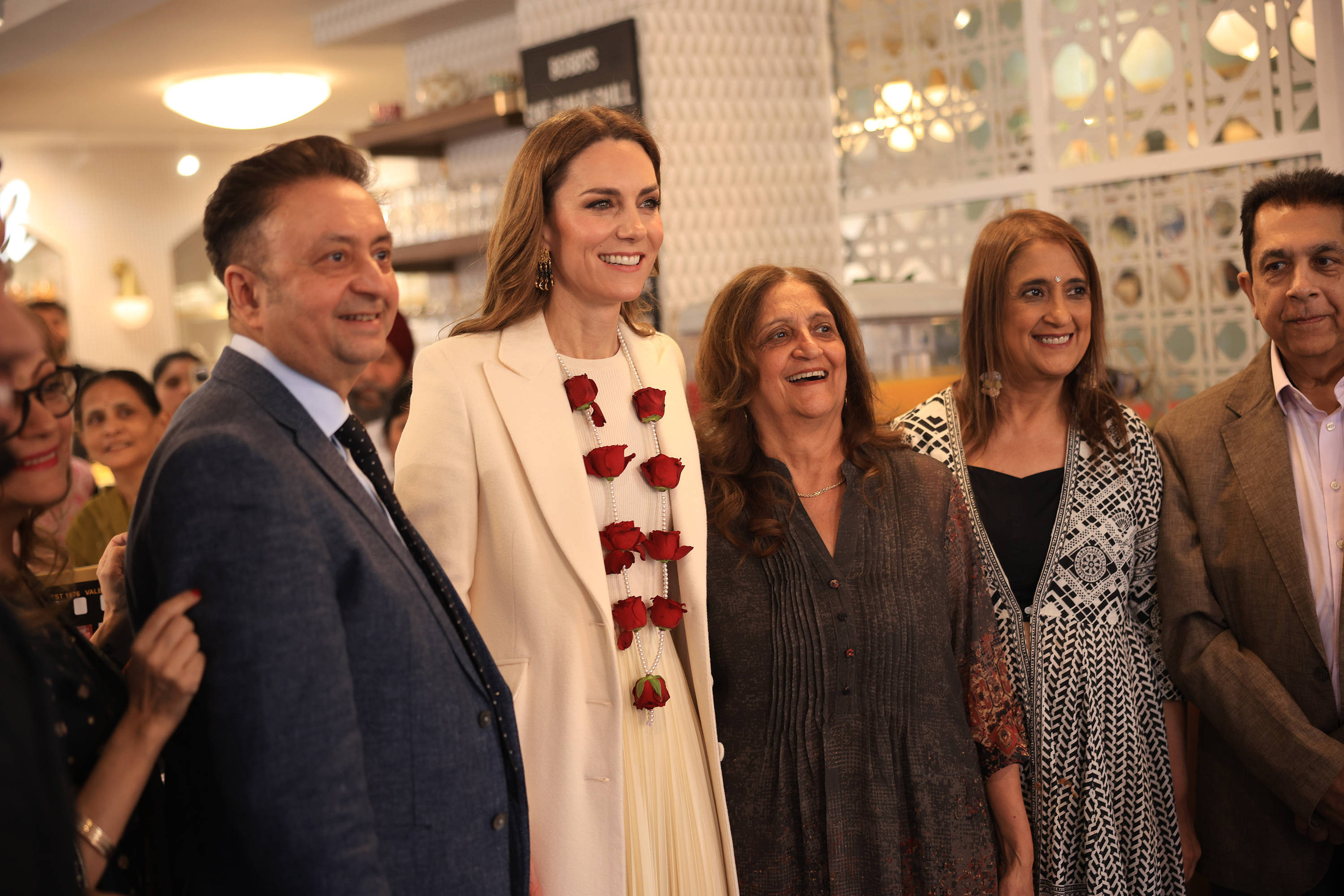 Prințesa de Wales, apariție elegantă la Holi: Kate a atras atenția cu cercei inspirați din bijuteriile indiene. FOTO