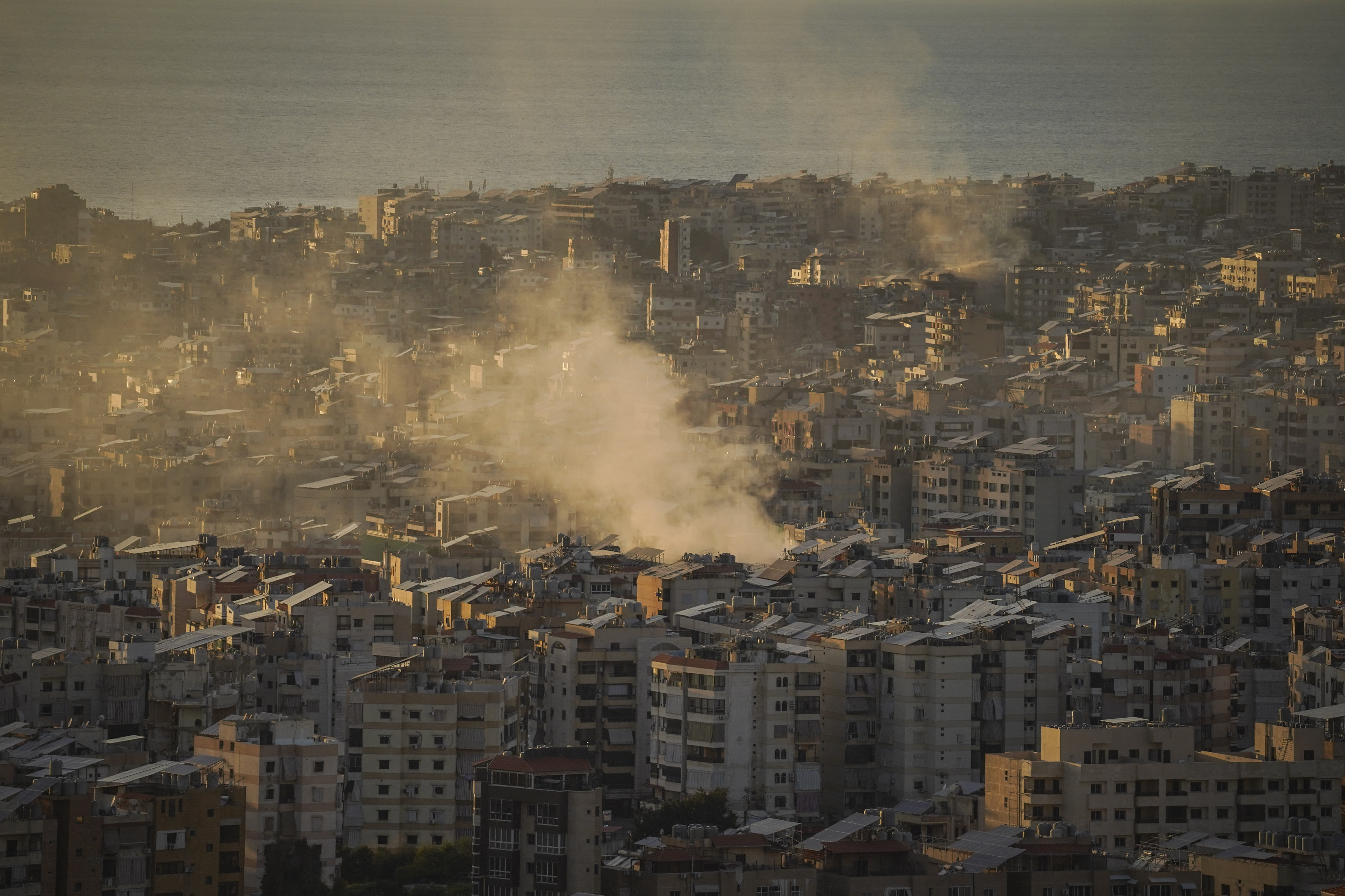 &bdquo;V-ați adus iadul asupra voastră&rdquo;: panică și teamă &icirc;n Beirut, pe fondul retoricii israeliene care amenință cu războiul total