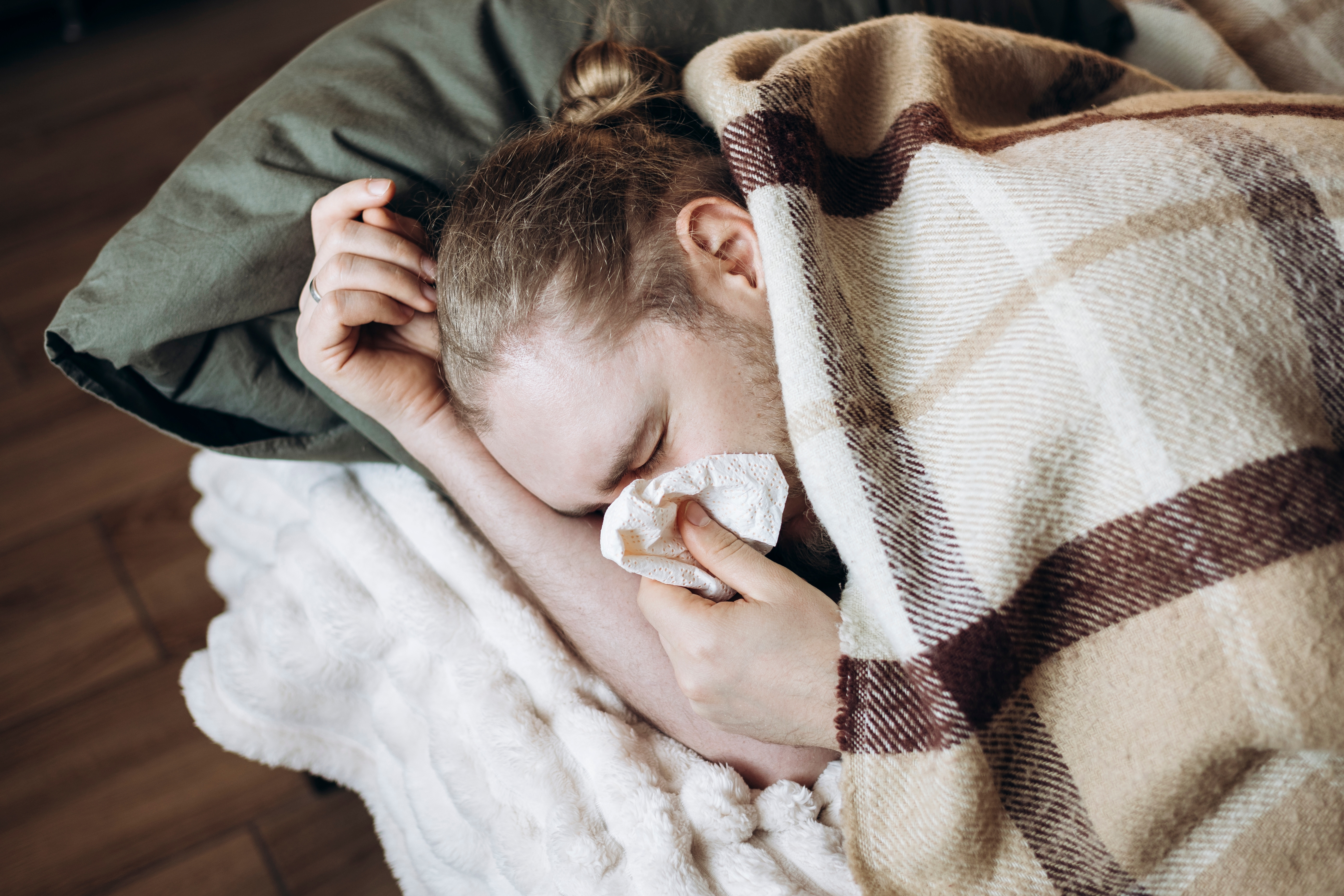 Gripă sau răceală? Cum să le recunoști și să le tratezi corect