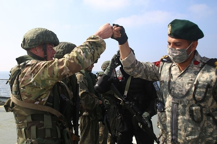 Rusia ar ajuta Iranul să atace forțele SUA &icirc;n Orientul Mijlociu. Rolul pe care l-ar juca Kremlinul &icirc;n conflict