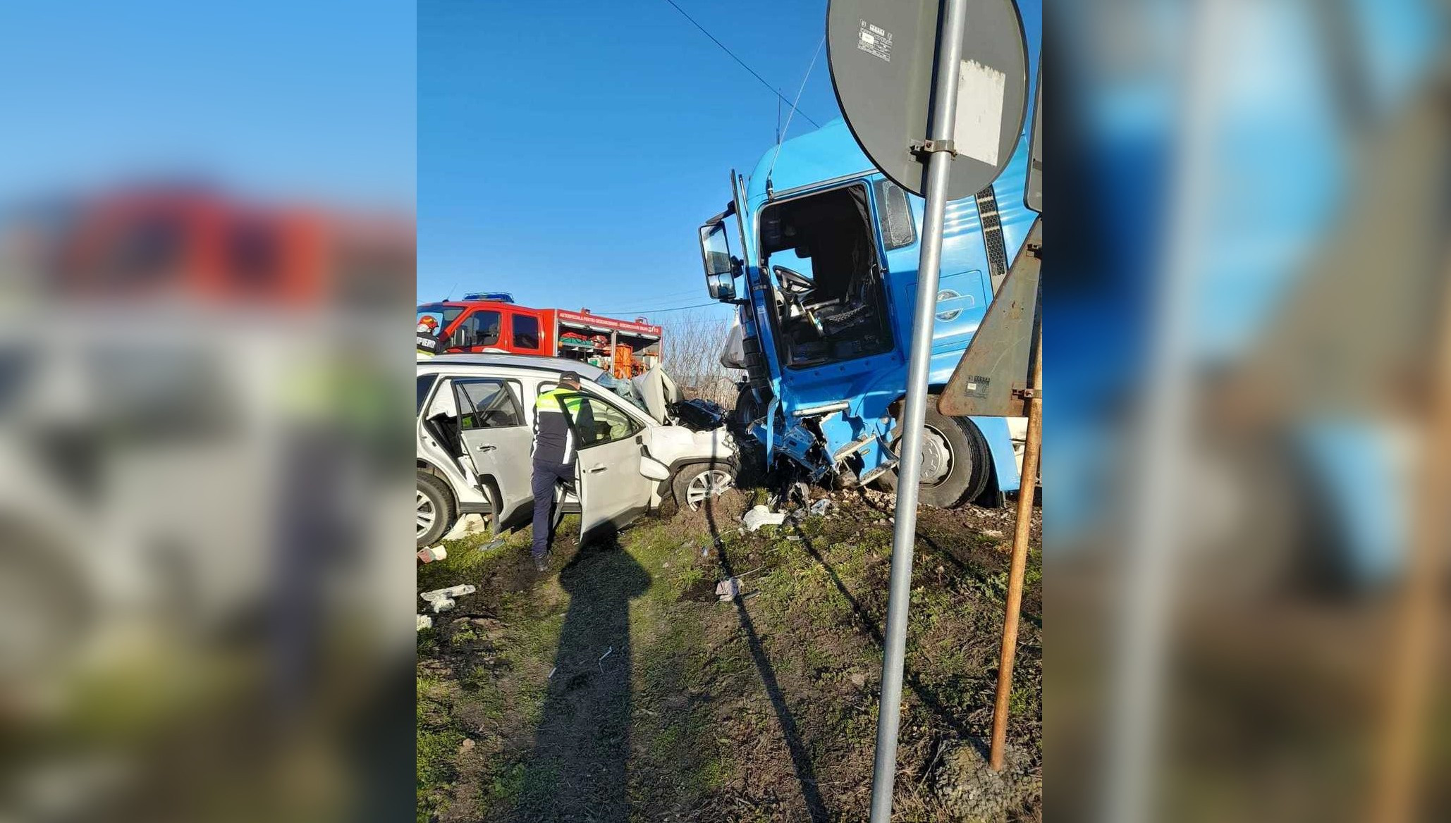 Două femei au murit şi un bărbat a fost rănit după ce un TIR și o mașină s-au ciocnit, &icirc;n Brăila