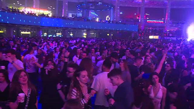 Melodiile anilor &rsquo;90 și 2000 au animat prima seară a festivalului Nostalgia. &bdquo;Copilărie pură&rdquo;