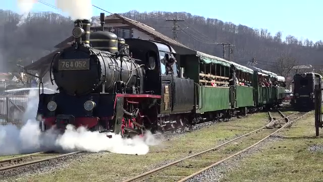 Cât de veche este Mocănița, care șerpuiește printre colinele Transilvaniei. Locomotiva a fost construită în Polonia