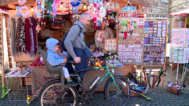 La ce preț ajung atențiile bărbaților pentru femei, cu ocazia Zilei Femeii. Cadourile artizanale rezistă și 25 de ani