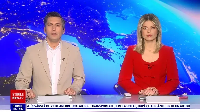 Puiul de cămilă care a cucerit vizitatorii unei grădini zoologice din Ungaria. Mama nu se dezlipește de el