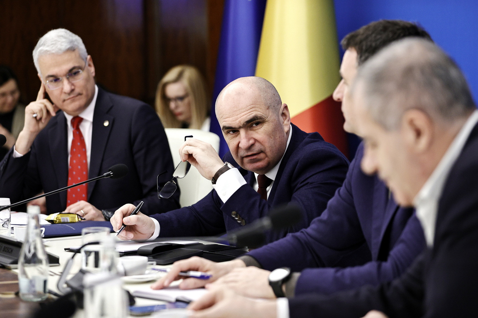 Două luni și nouă zile fără buget. PSD se mai gândește încă o săptămână dacă îl votează. Negocieri lente în coaliție