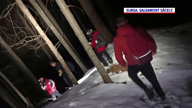 Doi turiști au rămas blocați sub Vârful Piatra Mare. Cum a fost găsit unul dintre ei