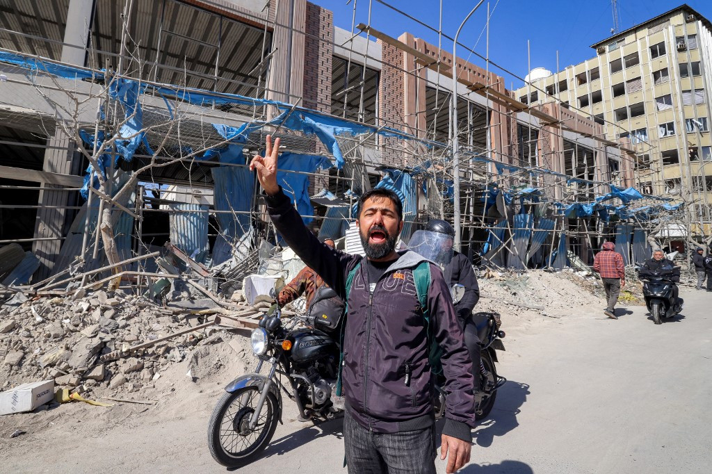 Război în Iran, ziua 11. Casa Albă: Trump nu a fost sfătuit să găsească un plan pentru ieșirea din conflict; Bază SUA atacată