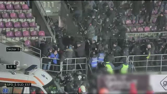 Șeful galeriei Petrolul Ploiești și alți opt suporteri, audiați. Sunt acuzați de violențe la meciul cu Rapid