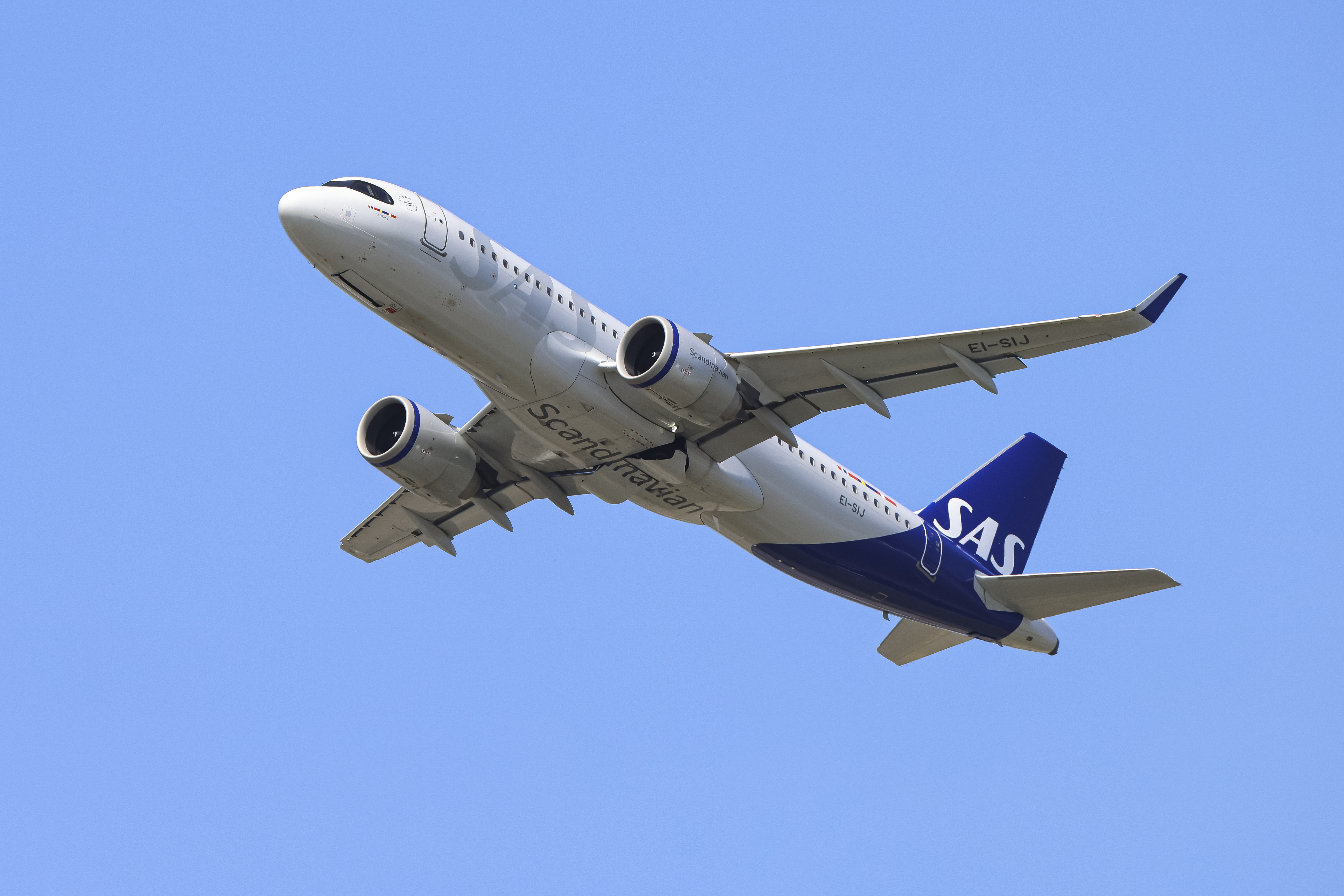 Războiul din Orientul Mijlociu duce la scumpirea biletelor de avion și perturbări ale zborurilor la nivel global