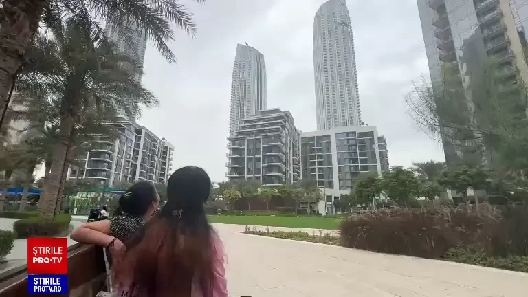 O dronă a Iranului a lovit un bloc cu apartamente de lux din Dubai