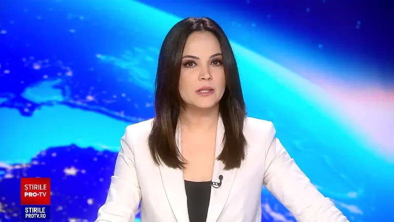 Se pune pietriș pe drumul național cu nămol din Iași, unde ambulanțele împotmolite n-au putut salva doi oameni. Nu sunt bani