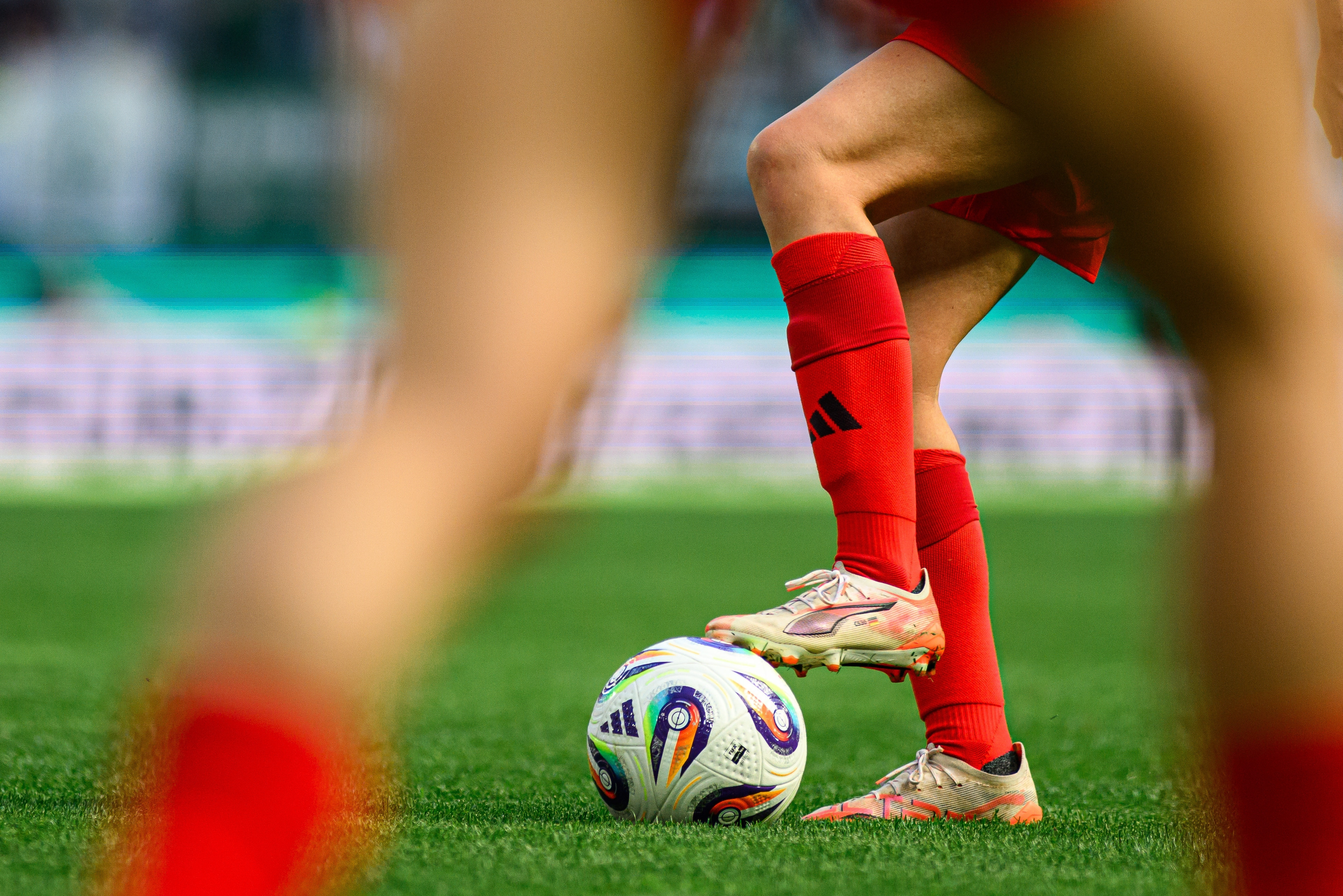 Selecționerul unei naționale de fotbal feminin din Europa, demis după ce a trimis mesaje jucătoarelor. Ce le-a scris