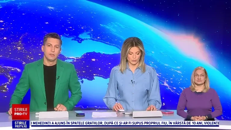 Accident în lanț în București: trei mașini, un scuter și un troleibuz au fost implicate. Două persoane au ajuns la spital