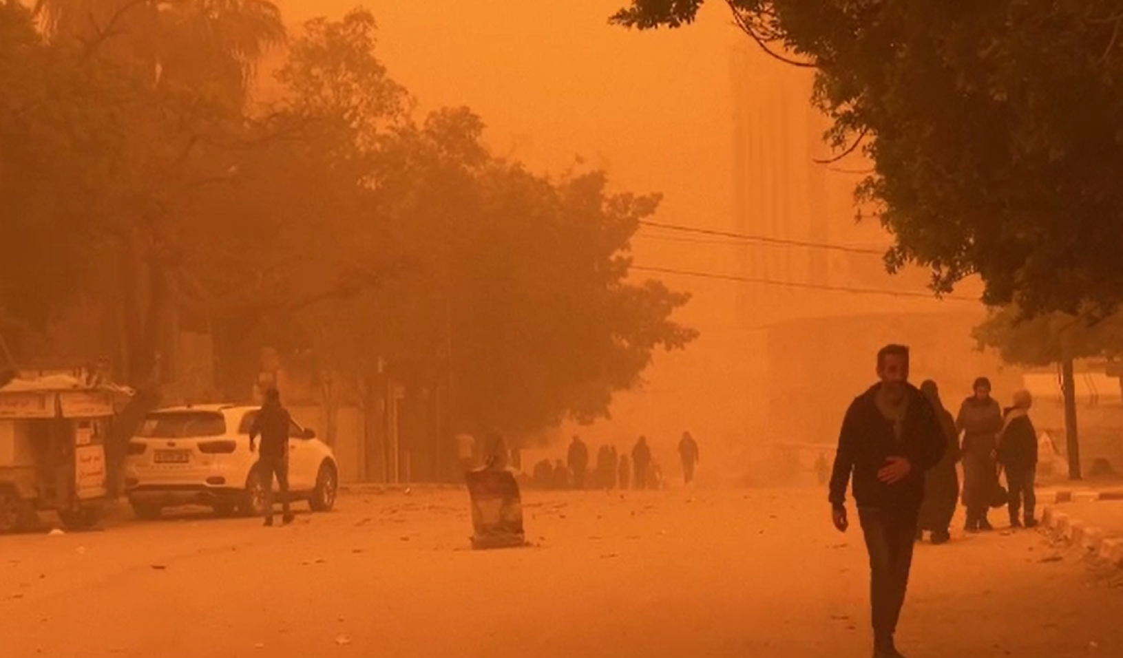 Furtună uriașă de nisip în Orientul Mijlociu: Libanul, Israelul și Egiptul afectate, vizibilitatea a scăzut drastic