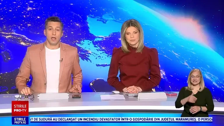 Infern în Maramureș. Câteva scântei au provocat un incendiu uriaș și mai multe explozii. Case și mașini distruse