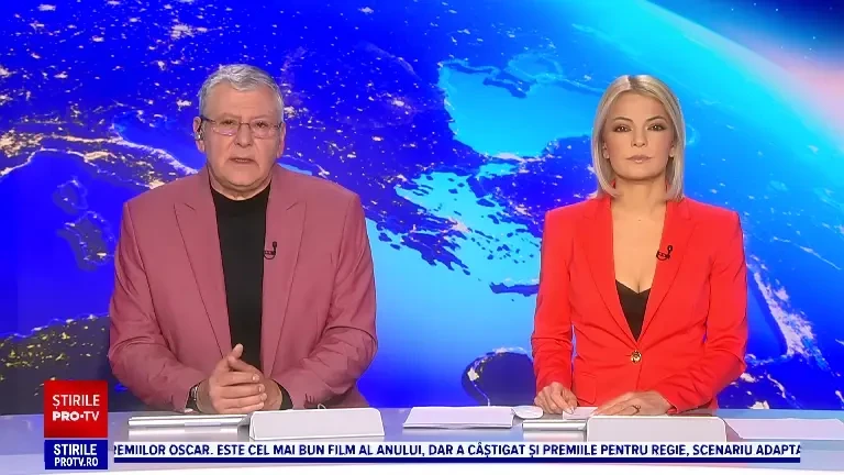 O mașină a luat foc în mers pe o stradă intens circulată din municipiul Galați