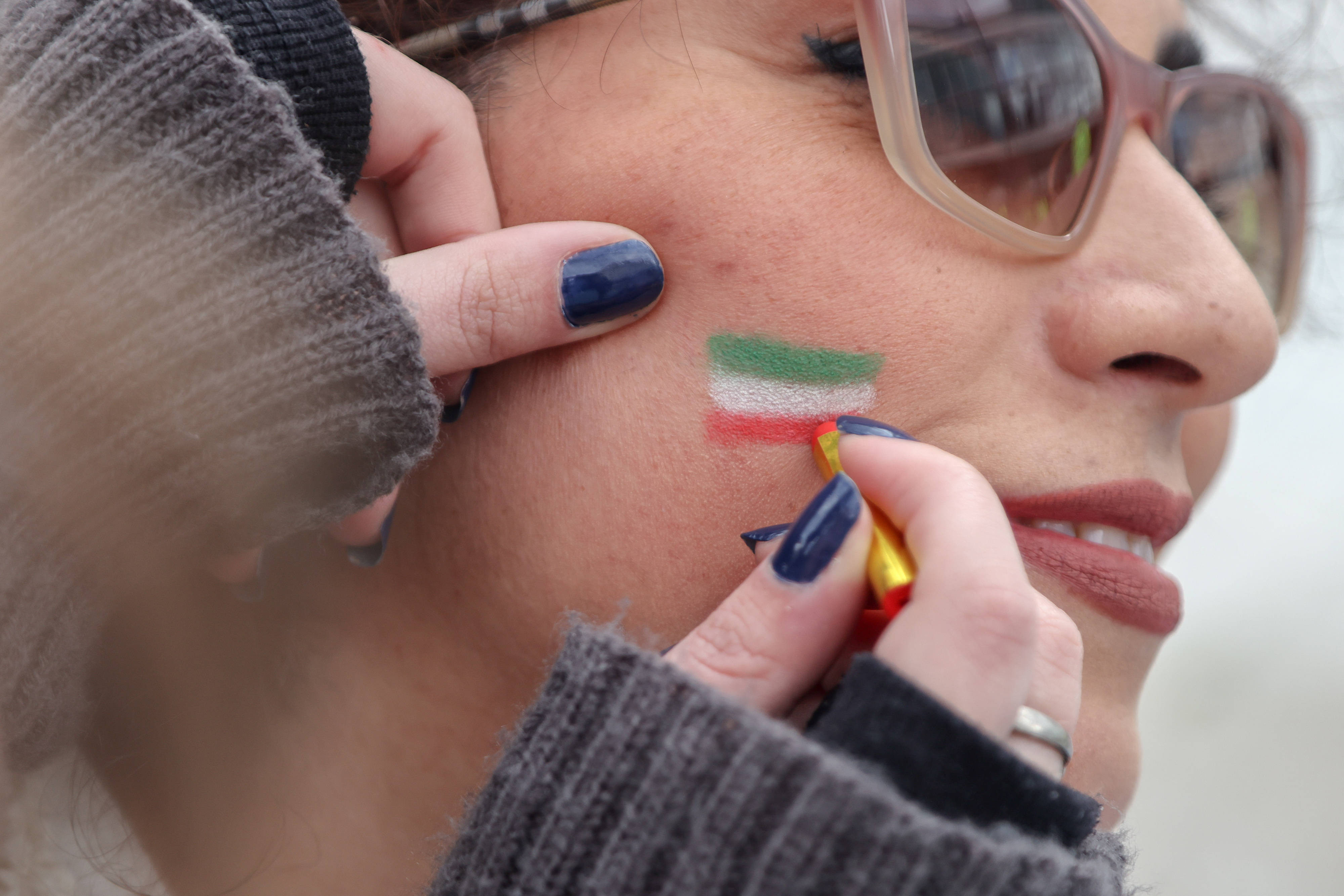 Nu se știe cine conduce, de fapt, Iranul. Noul ayatollah nu a fost văzut, unii negociază cu SUA, alții bombardează vecinii