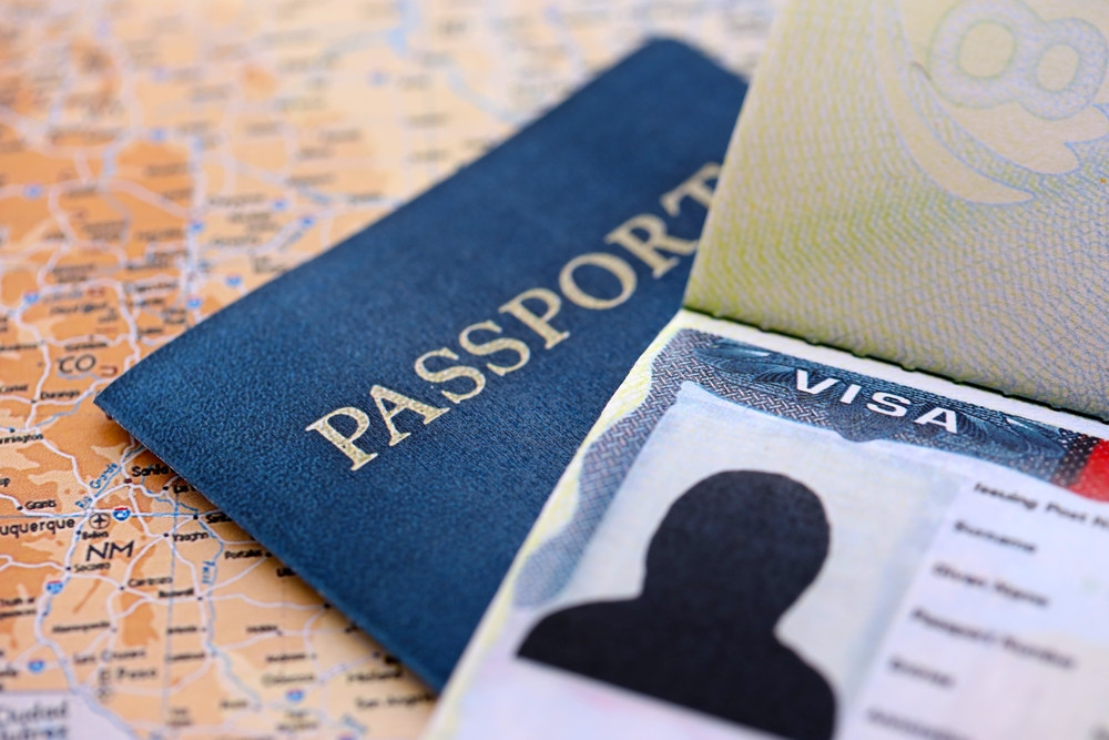 Statele Unite reduc cu 80% taxa prin care americanii pot renunța la cetățenie. Cât va costa