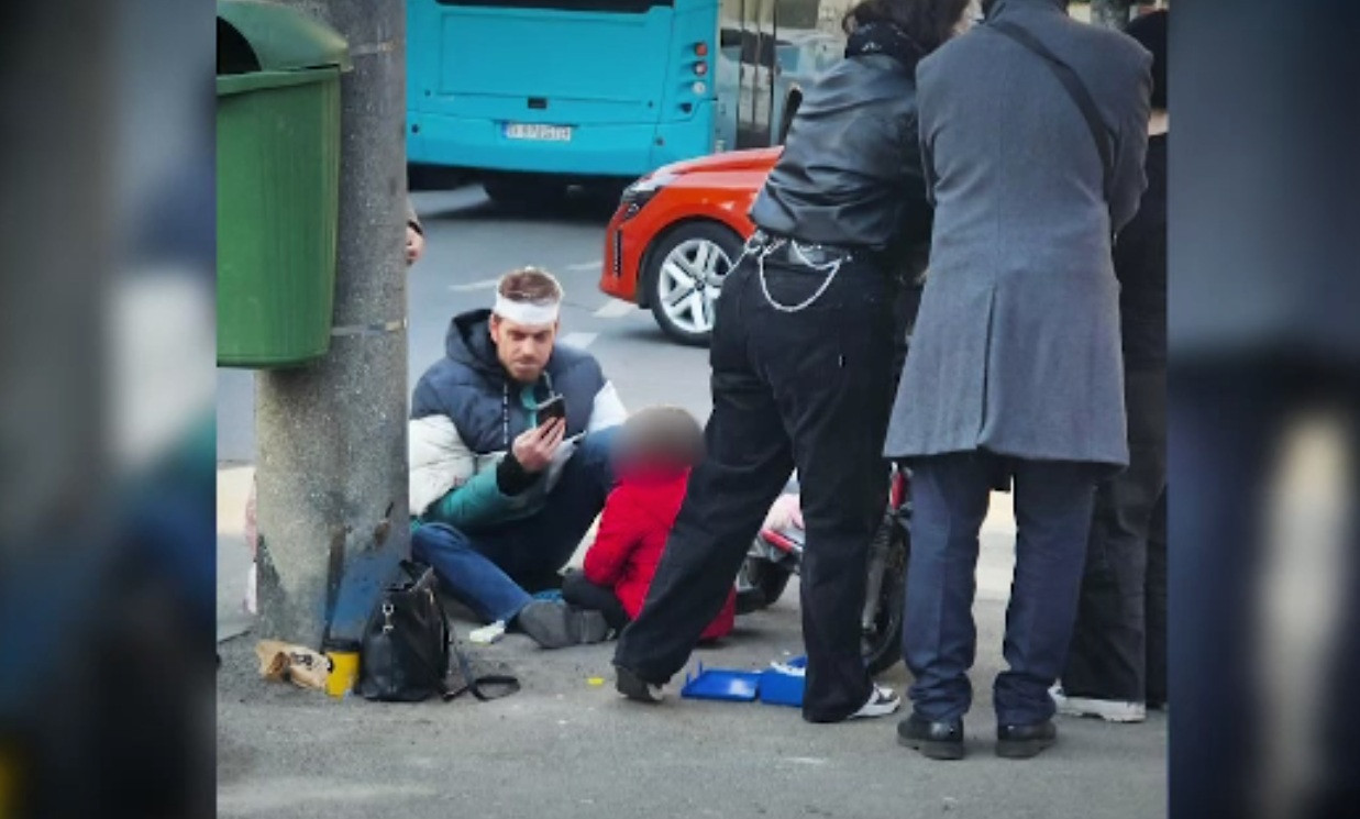 Ilan Laufer s-a ales cu trei amenzi după ce a fost acroșat de o mașină în timp ce era pe aceeași trotinetă cu gemenii săi