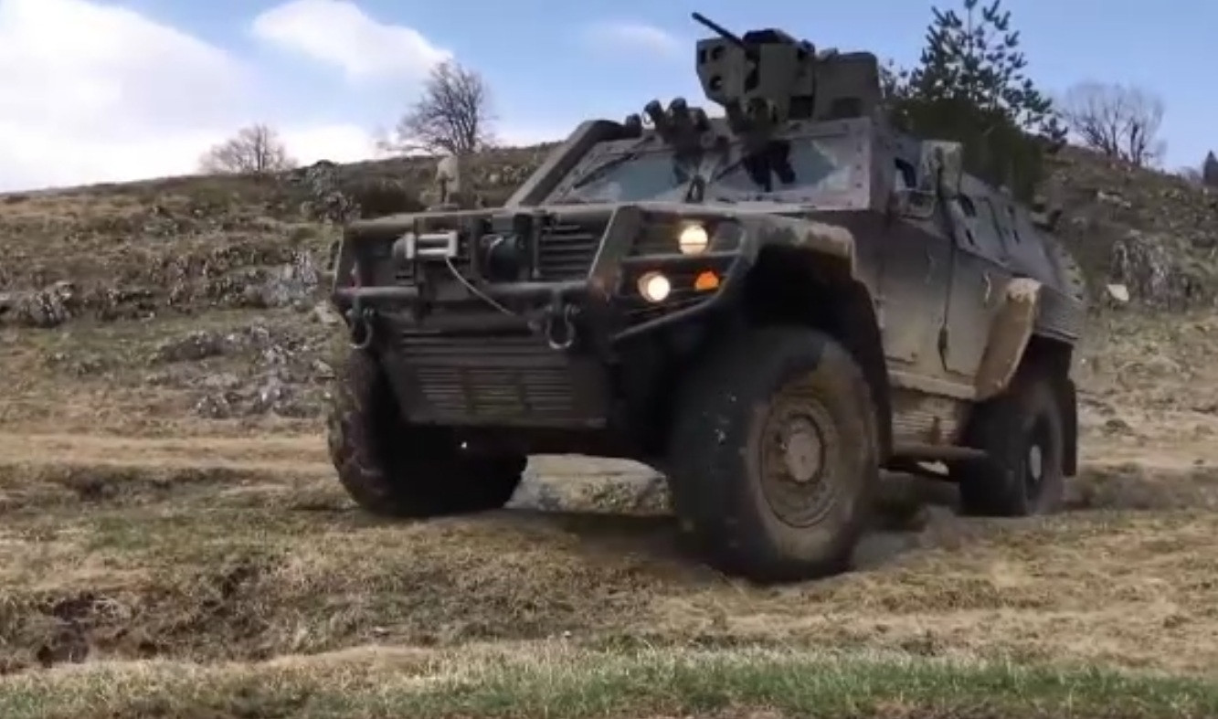 Rom&acirc;nia a &icirc;nceput să fabrice primele blindate tactice &bdquo;Cobra 2&rdquo;. Vehiculul, testat &icirc;n misiuni NATO din zone cu risc ridicat