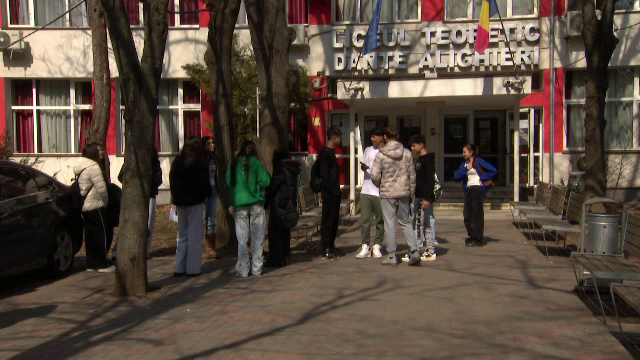 Incertitudine înaintea simulării bacalaureatului. Mii de elevi nu știu dacă va fi organizată în liceele lor