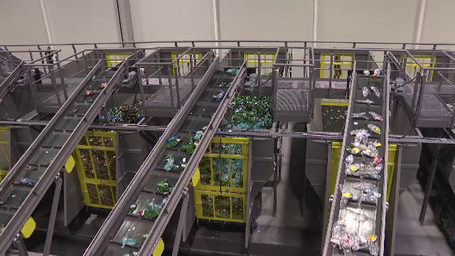 „Regii PET-urilor reciclate”. Polonezii au venit în România pentru a învăța despre Sistemul de Garanție-Returnare