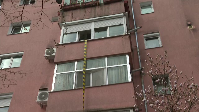O femeie din Timișoara a ajuns &icirc;n stare gravă la spital după ce a căzut de la etajul 3 &icirc;n timp ce spăla geamurile