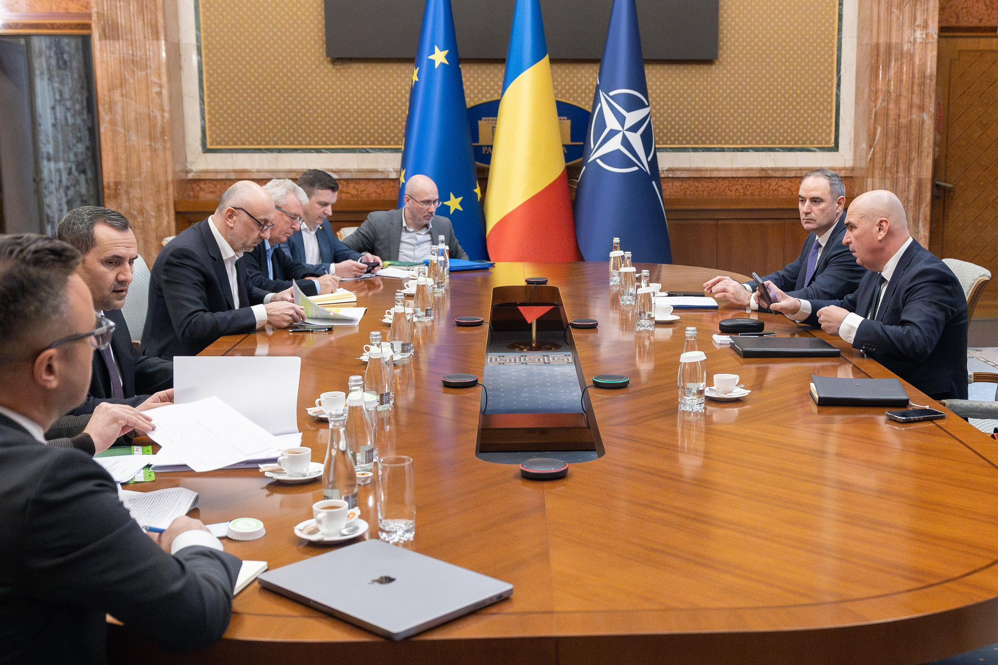 Bolojan, despre tăierea prețurilor la pompă: Refuz să vând soluții populiste. Căutam soluții cu beneficii maxime