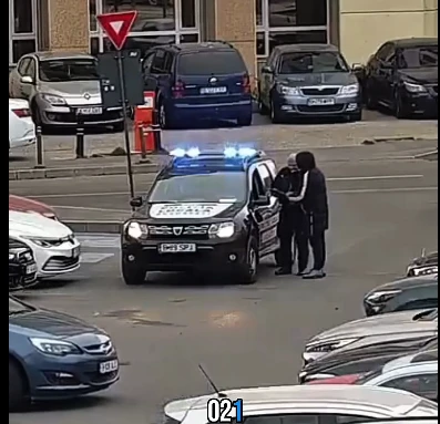 Apel către șoferi în București. Poliția cere oamenilor să nu încurajeze cerșetoria mascată a parcagiilor