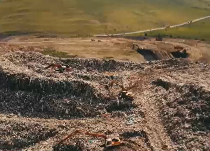 Groapa de gunoi din Rom&acirc;nia l&acirc;ngă care familia Trump pregătește un proiect imobiliar de lux. Activiștii critică deja planul