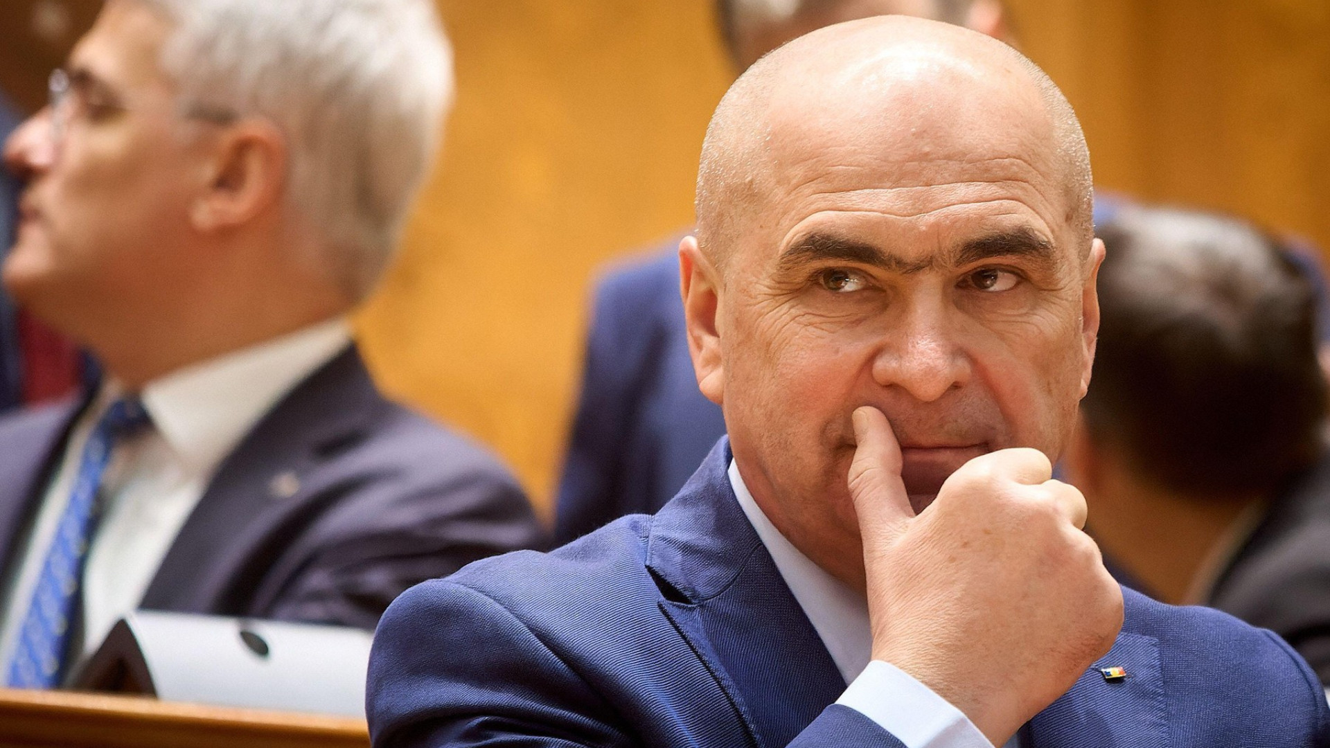 Sondaj: Ne&icirc;ncredere masivă &icirc;n Guvernul Bolojan. 79% dintre rom&acirc;ni spun că țara merge &icirc;n direcția greșită