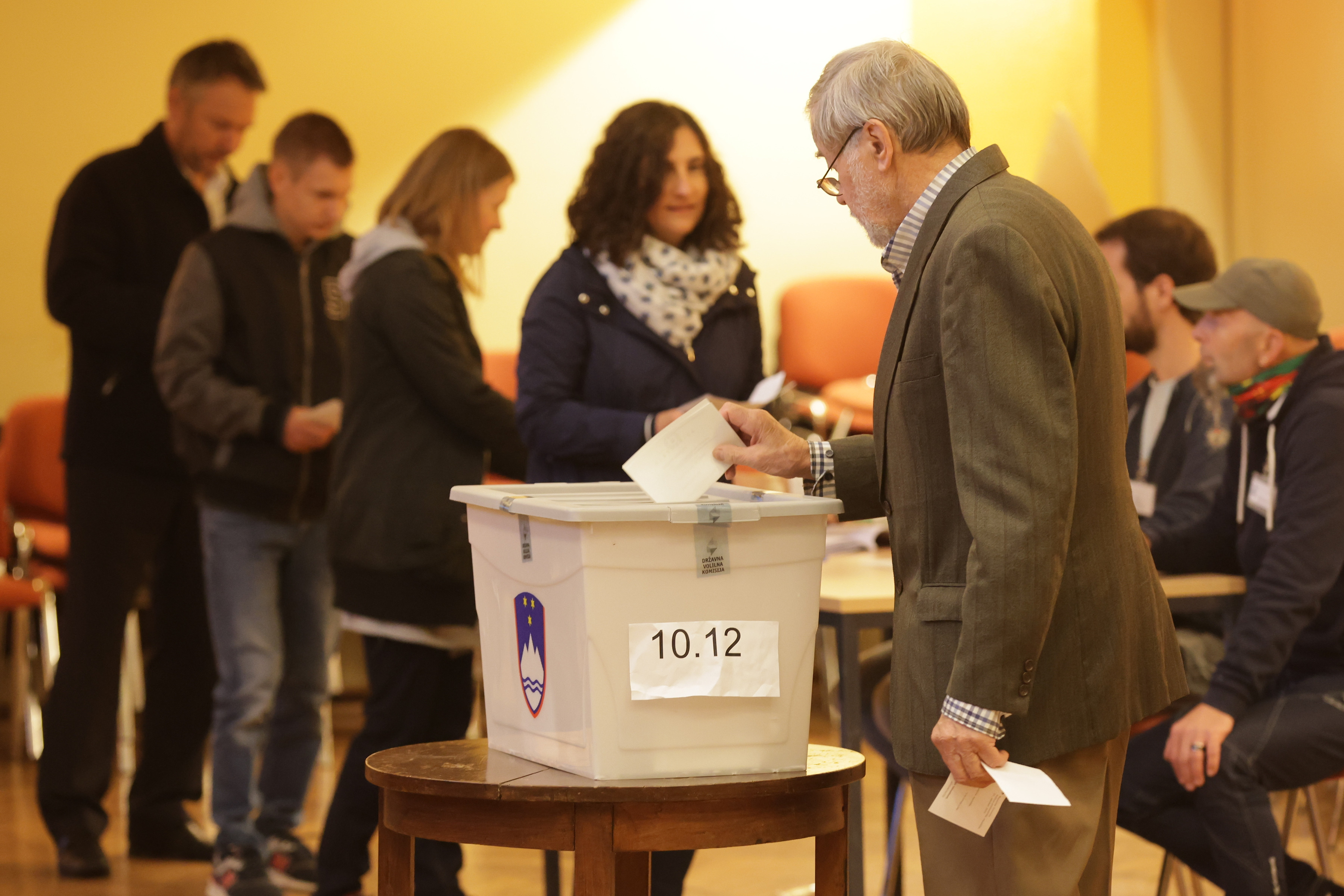 Alegeri parlamentare indecise &icirc;n Slovenia. Lupta pentru formarea viitorului guvern, &icirc;ntre actualul și fostul premier