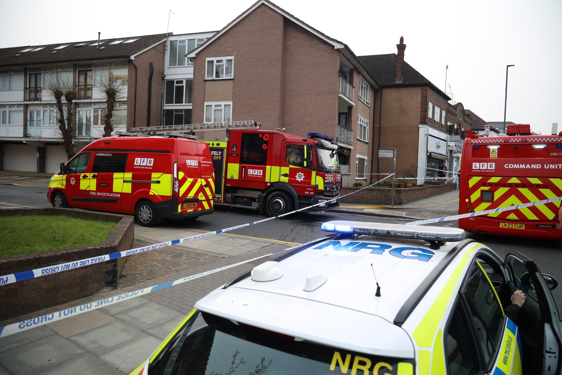 Patru ambulanțe au fost incendiate în nordul Londrei. Ar putea fi un atac antisemit