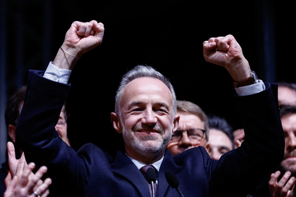 Cine este noul primar al Parisului. Socialistul Emmanuel Grégoire a promis că va construi 60.000 de locuințe sociale