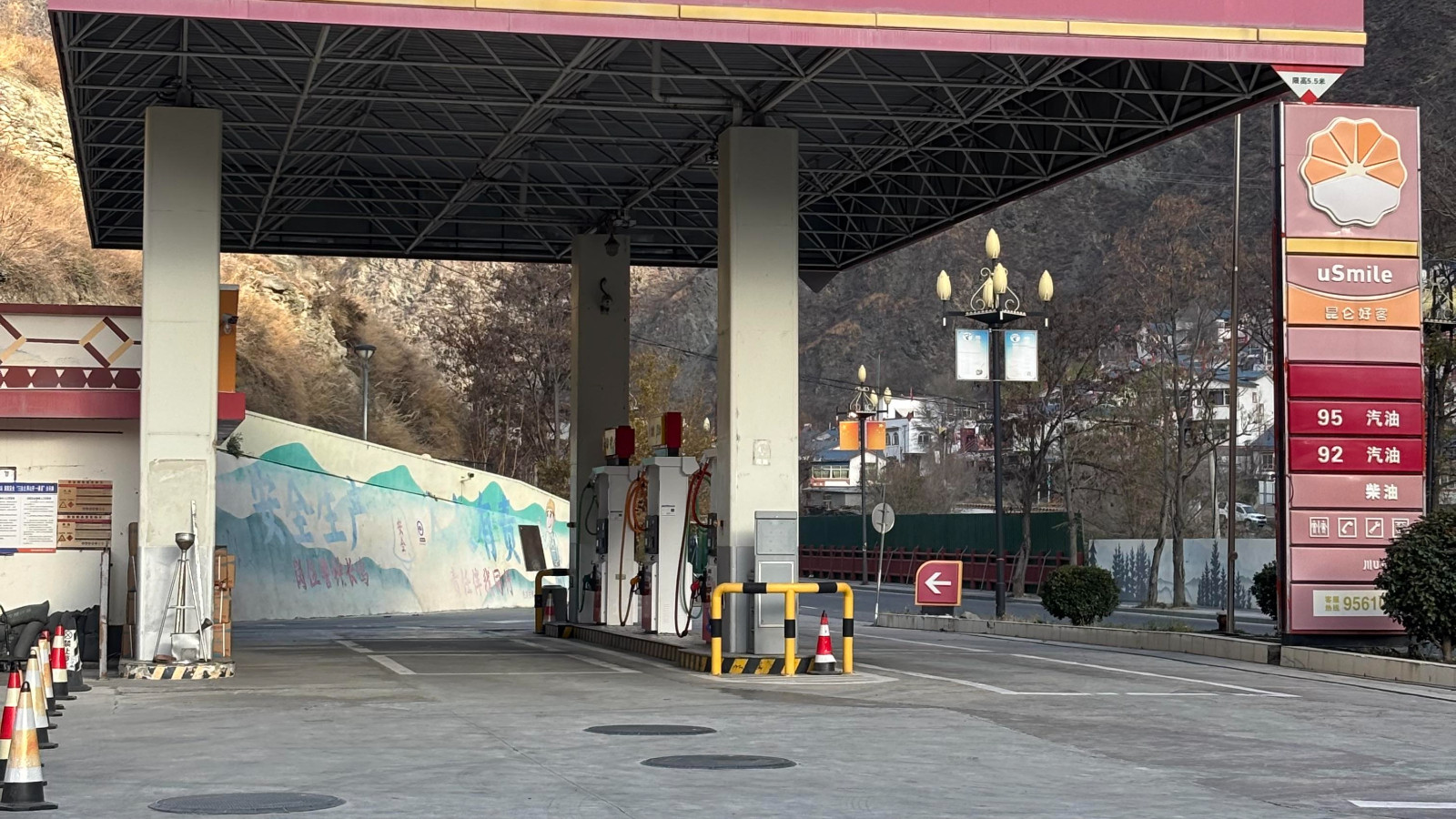 China plafonează prețurile la carburanți. „Au fost puse în aplicare măsuri temporare”